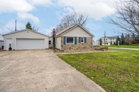 Cozy cottage with Lake Erie access