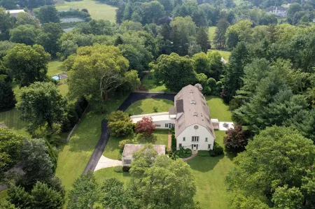 Cozy Farmhouse in Greenville, DE