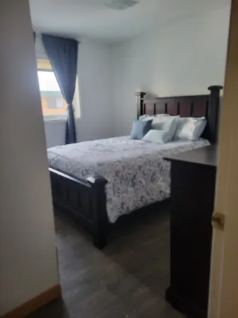 Relaxing Midtown Suite With Self Check-in Отели рядом с достопримечательностью «Заказник Френдс оф Кримерс Филд эт Кримерс Филд Мигратори Уотерфоул»