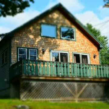 River Ellis Chalet: Cozy Chalet w private Jacuzzi & access to Swimming Pool