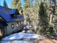 Tranquil Treasure House tucked in the trees of Terrace Lakes golf resort w/ pool Shafer Butte Lookout US 366, ID 32 주변 호텔
