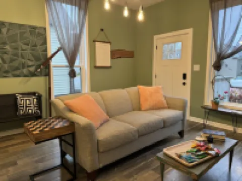 Charming 1920’s shotgun in southern Indiana, minutes from downtown Louisville Hotels in Floyd County