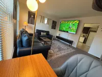 Charming Updated 2-bedroom Lakewood Oasis