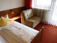 Gasthof-Pension-Metzgerei Jäger Hotels in Worth an der Donau