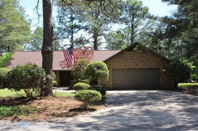 Your Pinehurst Vacation Spot! Hotel dekat The Country Club of North Carolina