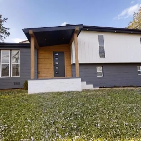 Modern and Cozy 4-bedroom home