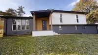Modern and Cozy 4-bedroom home - Homestays