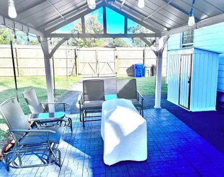 Dreamy Single Villa, Big Backyard - Pet Friendly