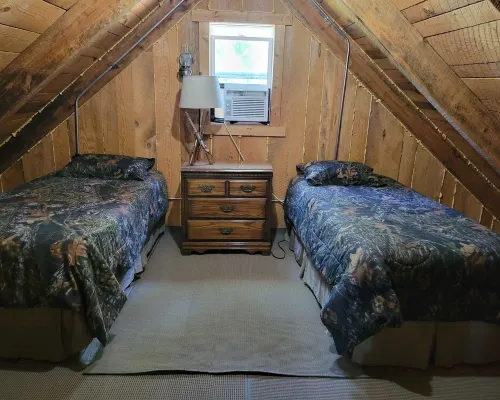 Cozy cabin retreat close to kayaking and hiking trails. Hotels in Ozark County