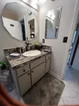 One Bdrm, private bathroom, kitchenette, laundry facilities & gated patio. Hôtels à proximité de l'VISALIA AIRPORT