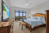 3 BR 2 BA with AMAZING 8th Floor River & Gulf View!