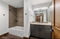 #303 1bed /1bath APT With view and gym close to GNP in Columbia falls.