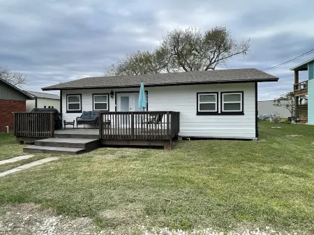 Latitude Adjustment! Nice little 3 Br 2 bath. Quiet part of town.