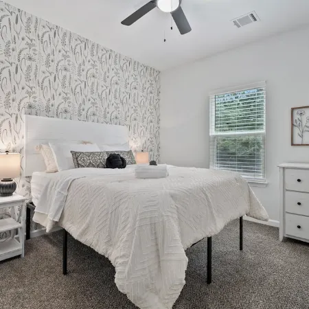 Flower Box at Lake Conroe is a charming 3BR/8P with Gorgeous Outdoor Patio