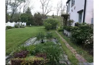 The Carriage House "The Entire Place Hotels near Sinking Spring Cemetery