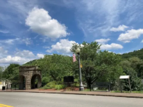 Mt Hope Heritage Home - Step back in time in this unique three bedroom home.