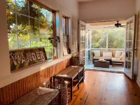Cozy Dog-Friendly Cottage in Heart of Beaufort