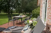 Luxurious Frydag vacation apartment in Karl-Georgs-Forst; dogs welcome