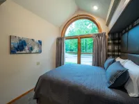 Fully Renovated Condo - Sleeps 9!