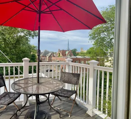 Penthouse Apartment at Yale University. Отели рядом с достопримечательностью «Арт-галерея Йельского университета»