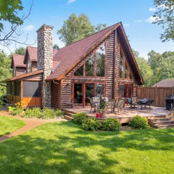 Beautiful 5-bedroom house in Enchanting Crosslake -Pontoon Incl with 7 day stay!