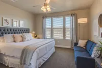 Desert Family Fun! Resort Pool+ 2 Huge Family Rooms, AirHockey, Scooters Hotels near Heritage Park