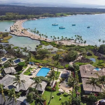 Luxurious Kolea Penthouse with direct access to Anaehoʻomalu Beach.