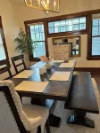 Midtown Manor: Full Kitchen + A/C + Backyard + Washer & Dryer