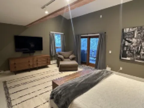 Cozy mountain retreat, views of Grand Teton, 30 minutes to JHMR and downtown. Hotels in Hoback