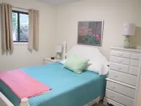 Remodeled cottage with plenty of outdoor space and privacy Hotels near Public Beach Access