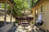 Hot Tub☀️Horse-Boarding🐴Gameroom🎯Cozy King Cottage