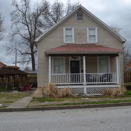 5 bed 2 Bath in Downtown Hermann, MO