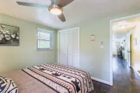 Comfy Creekside Getaway in Eagle Rock, VA on Craig Creek, near the James River Hotels in Botetourt County