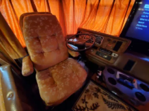 Vintage 80's Retro RV Experience, Back to 1985!