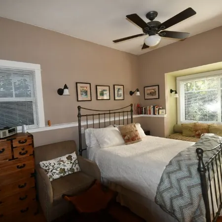 Delightful Cottage in Central Eugene