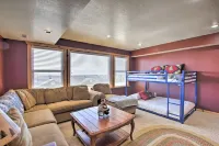 LAKE VIEW RETREAT CONDO /1 block Marina/Resort pool,hot tub & tennis courts