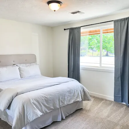 Elevated Eugene Retreat: Bright, Calm & Spacious