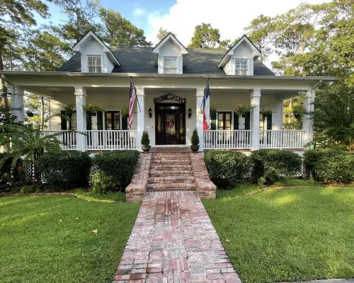 Spacious Lake House with Sam Rayburn Water Frontage 賈斯珀縣酒店