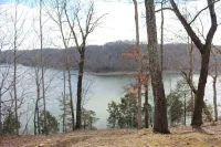 Stunning View of Lake Cumberland Within 1/8 Mile of Public Boat Ramp!