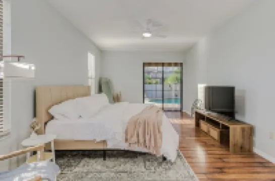 4 Bedroom House with Heated Pool in Apollo Beach