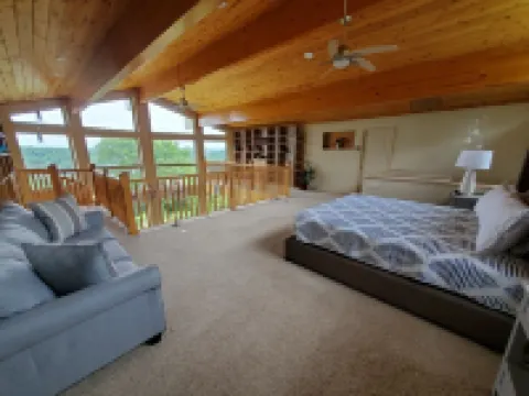 Breezy Point- Huge Home & Amazing Lake Views! Near Sailboat Club & Marina