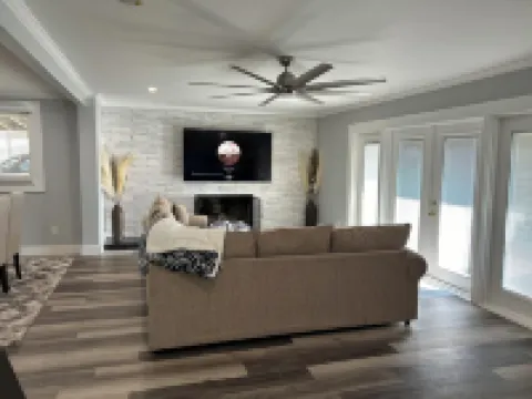 Luxury Modern Midtown Home - Tuscaloosa. Certain discounts apply!!!!