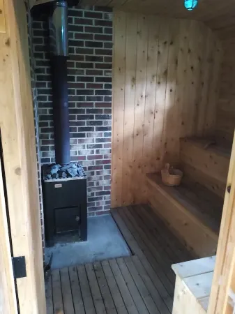 Finnish cottage with Sauna on Lake Monomonac