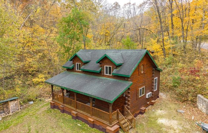 Cozy Secluded Cabin w/ Hot Tub, Relax, Unwind & Stargaze