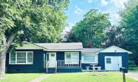 The Casino Cottage in Durant! Hotel Amenities, 2 Kings, 4mi to Casino, Sleeps 8