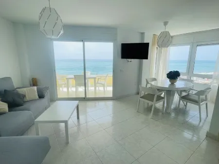 ¡genial Apartamento en 1ª Línea de Mar!