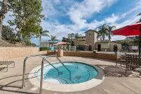 Beautiful townhouse in Carlsbad less then 10 min away from the beach