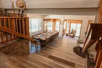 Spacious Home, Refreshing Unheated Pool, Near the Kern River, EV Charger