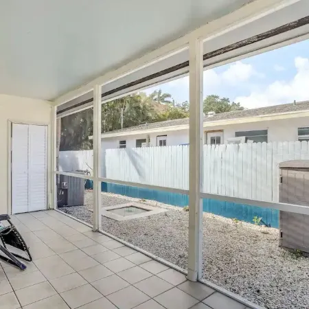 Quiet Naples Home: Walking Distance to Downtown. Pet Friendly!