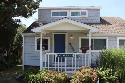 Oceanfront Beach House lay in bed and hear the waves, boats , birds 하크니스 메모리얼 스테이트 파크 / 윌리엄 A 니어링 네츄럴 에어리어 보호지역 주변 호텔